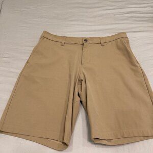 Men's LuluLemon Commission Classic Shorts - 9in